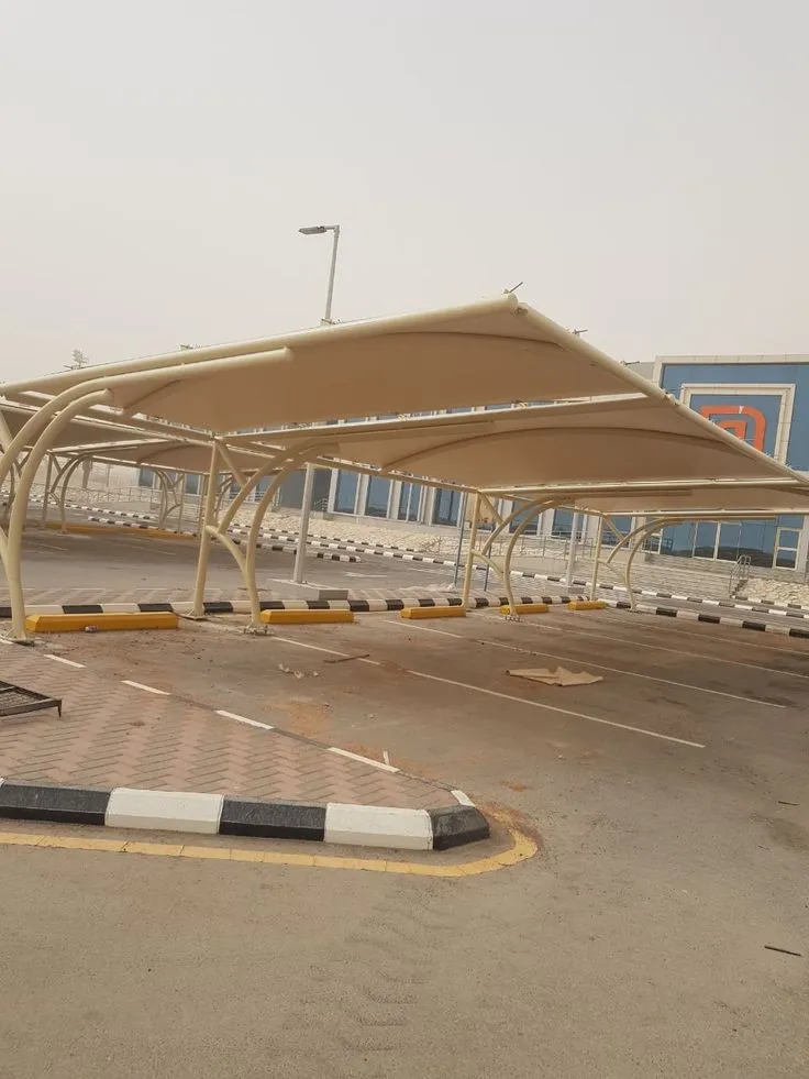 مظلات مواقف سيارات بجوار منشأة في جدة